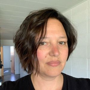 Meet your Posher, Charis